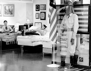 推銷有奇招 “消防員” 賣床墊