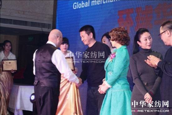 海云軒家紡代言人蔡明榮獲環球華商藝術獎