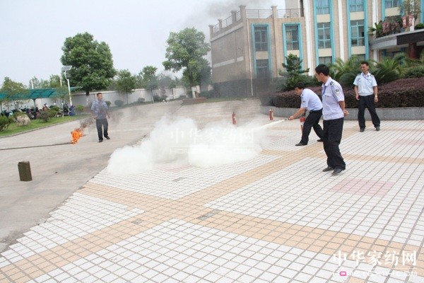 雨蘭家紡行政管理中心狠抓保安隊(duì)伍建設(shè)
