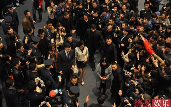 林志玲沈陽撈金引圍觀