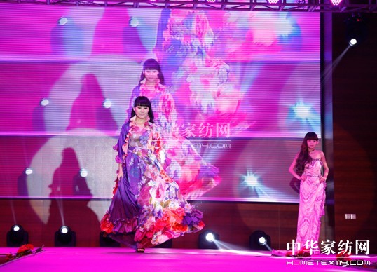 紫羅蘭2013秋冬訂貨會(huì)盛大開(kāi)幕