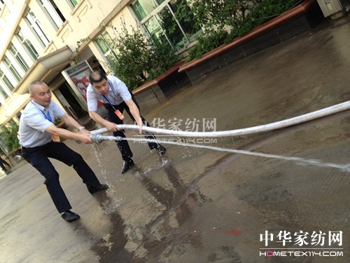 “菲特”臺風登陸蒼南盛宇抗臺救災搶險